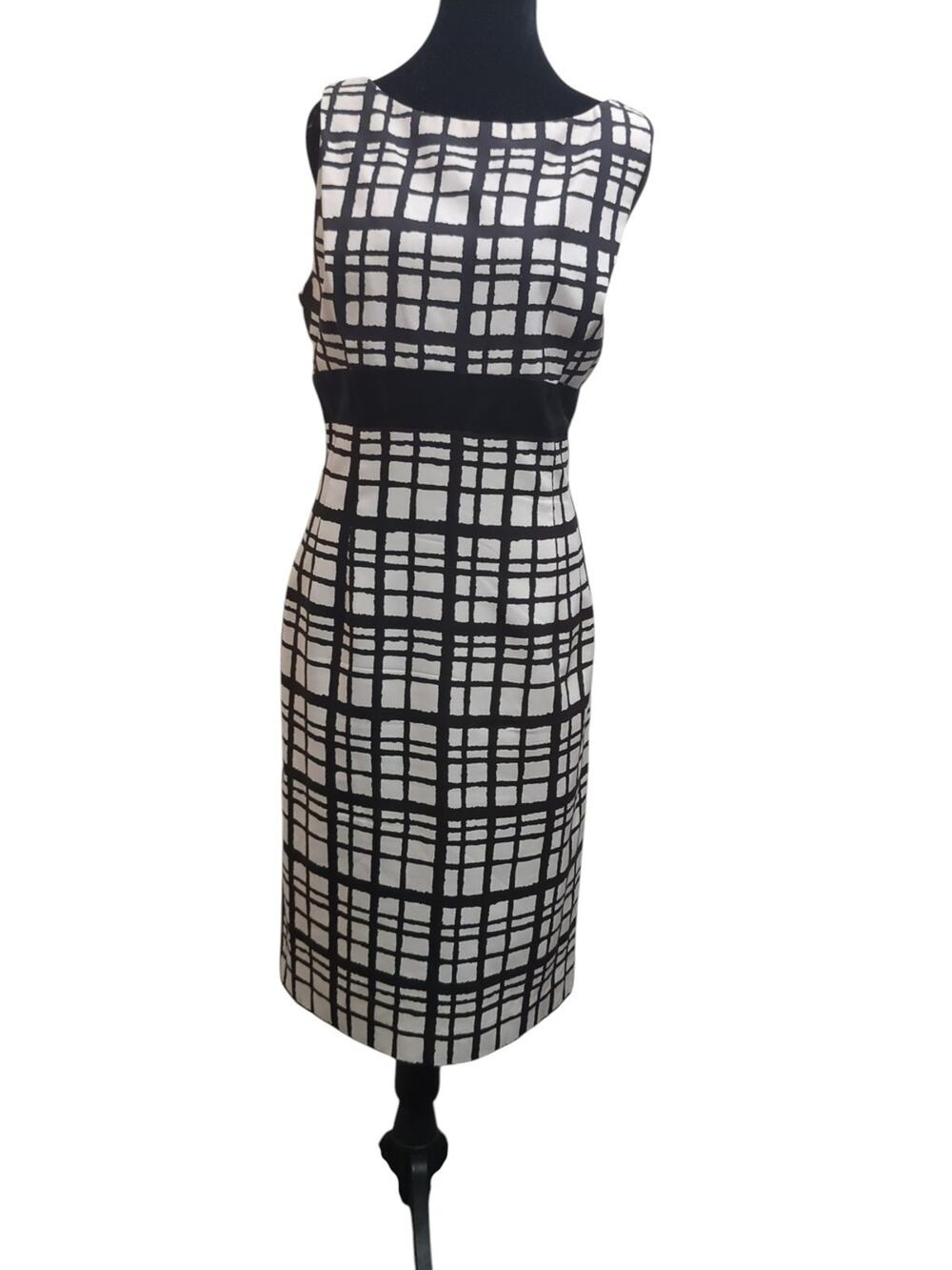 Carmen Marc Valvo 100% Silk Geometric Sheath Dress Size 10 Black Ivory Old Money